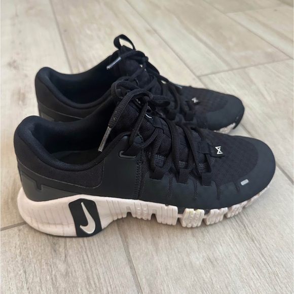 Nike Metcon Trainers Women’s Size 9.5 - Picture 1 of 7